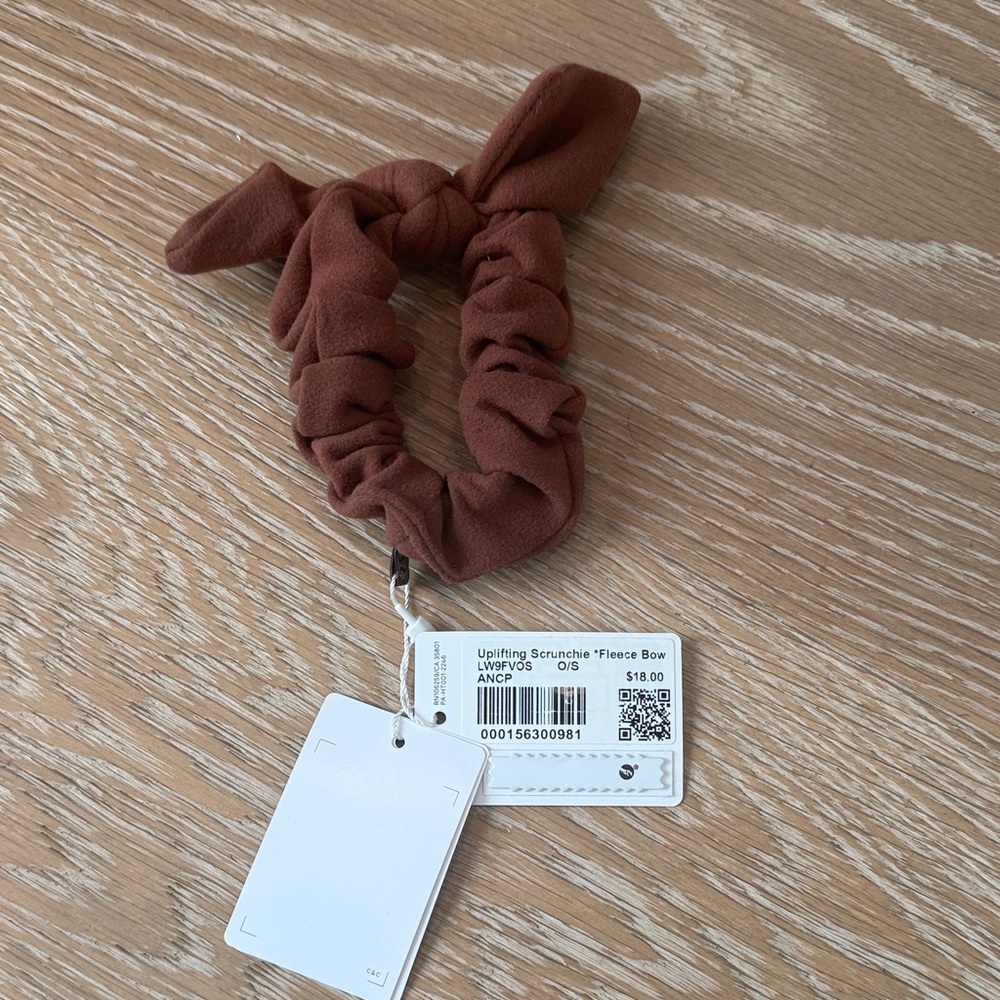 NWT Lululemon Bow Scrunchie in Rust/light Brown